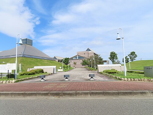 三重県立看護大学は本当にFラン？いや、偏差値47.5の実力を数字で論破する
