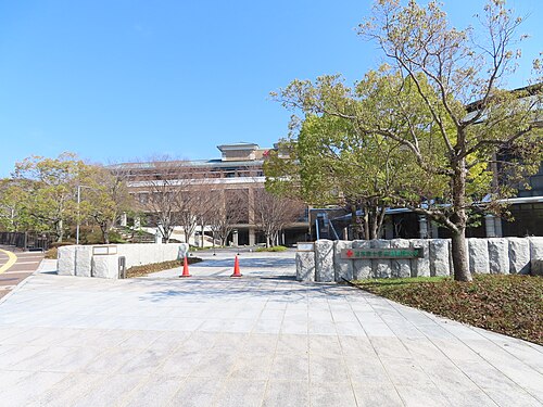 日本赤十字広島看護大学は“誰でも入れる”Fラン？就職まで数字で判定した
